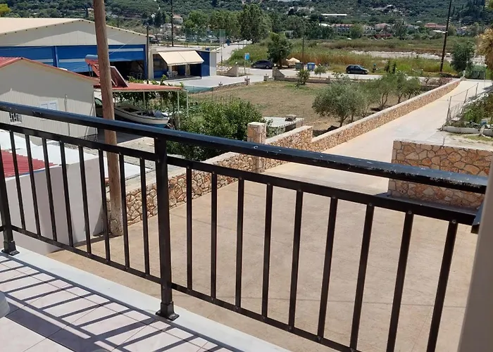 Hotel Avra *