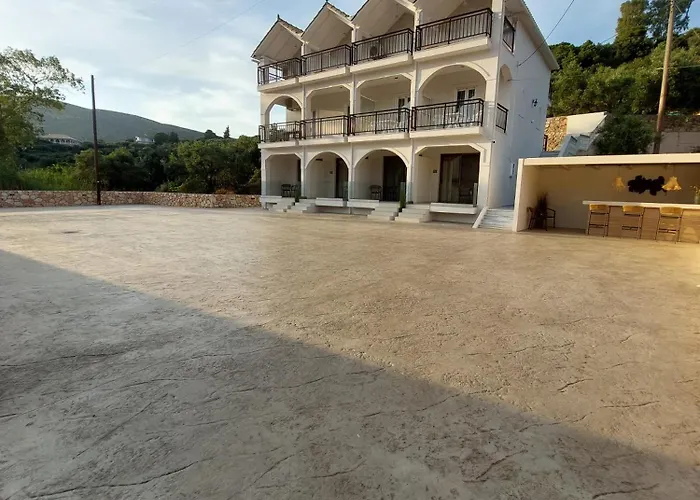 Avra Hotel Keri